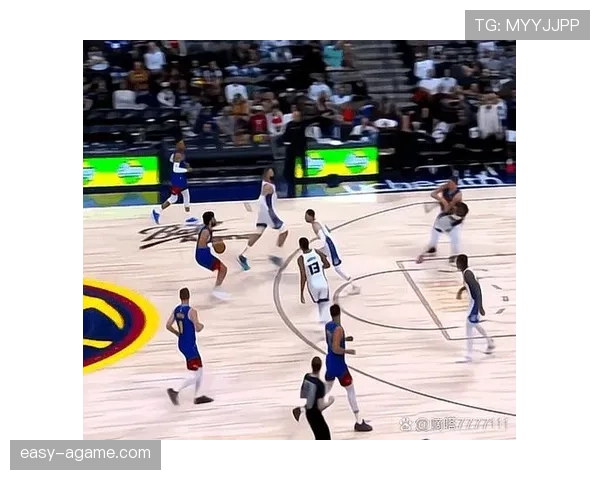 威斯布鲁克突破能力提升助队关键时刻拉开得分差距