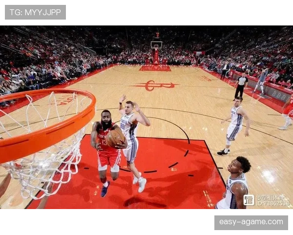 格林挡拆单打拉开火箭攻防，比上季更高效